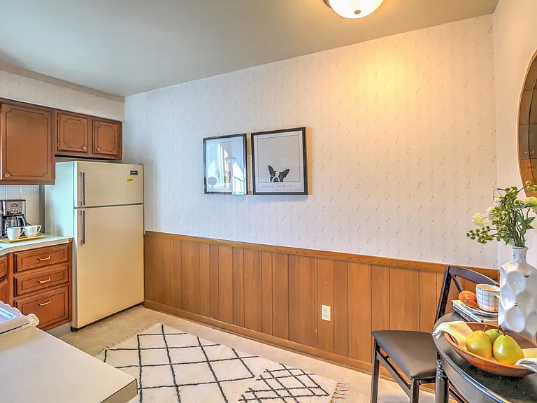 201 Tompkins Dr — Photo 7