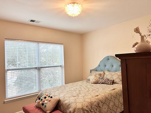 2nd image of 725 Bonita Loop