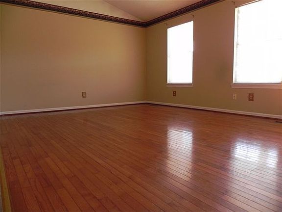 3rd image of 152 Ashlin Woods Dr NE