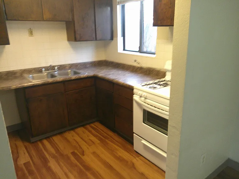 102 Garfield St #21 — Photo 6