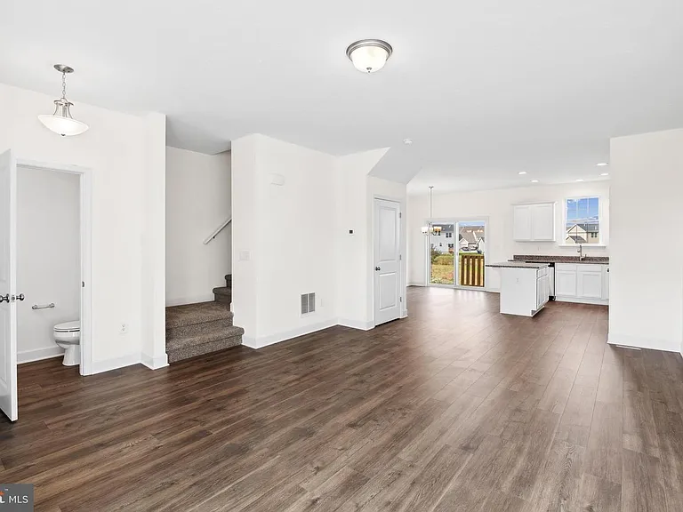 3807 Castle Dr #1 — Photo 3