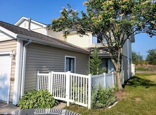 324 Clearwater Ln, Schaumburg, IL 60194