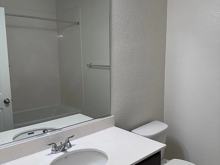 659 W Downey Dr — Photo 6