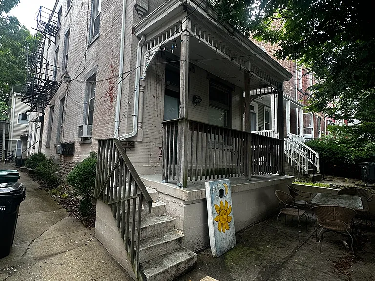2357 W Clifton Ave #2 — Photo 1