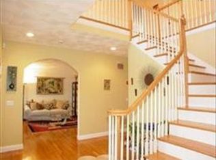 1 Chongris Cir, Andover, MA 01810