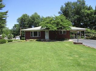 5614 East Dr, Fairview Heights, IL 62208