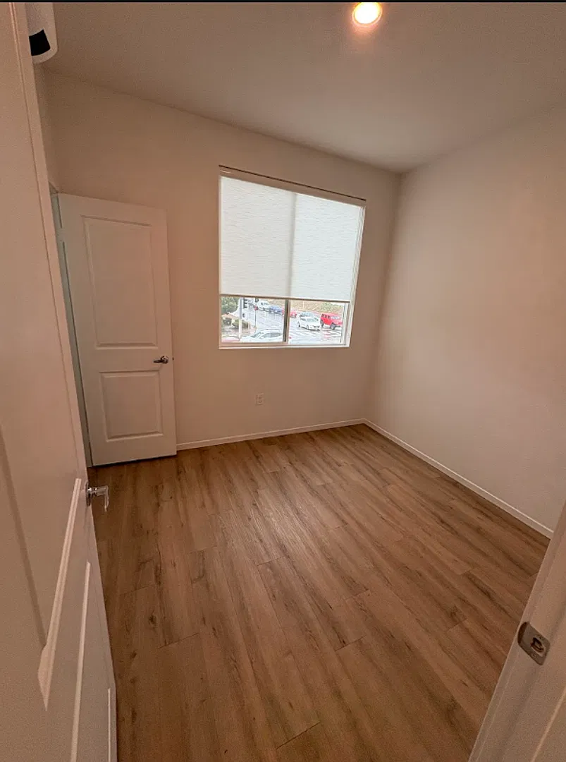 Division & Highland Rowhomes — Photo 4