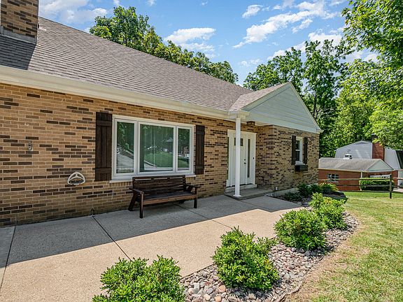 3rd image of 740 Saint Matthews Cir