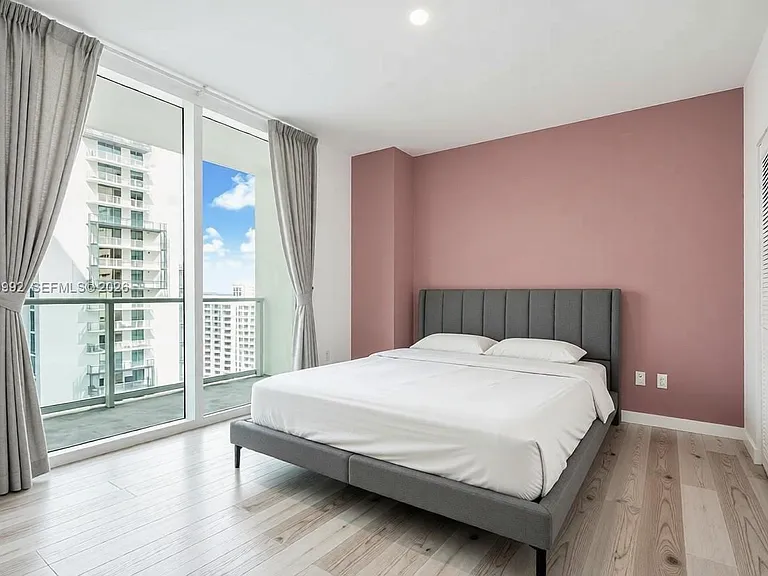 300 S Biscayne Blvd #0 — Photo 3