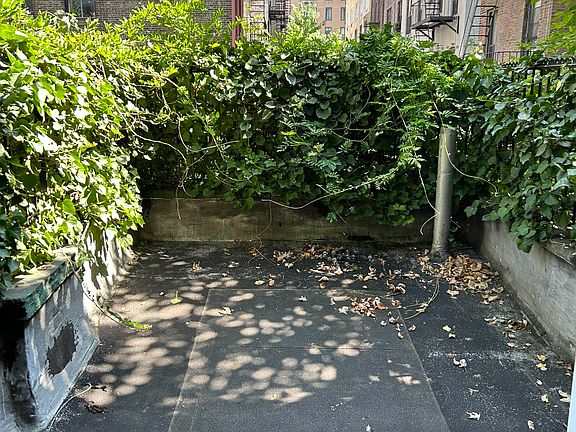 2nd image of 1201 Lexington Ave APT 1A