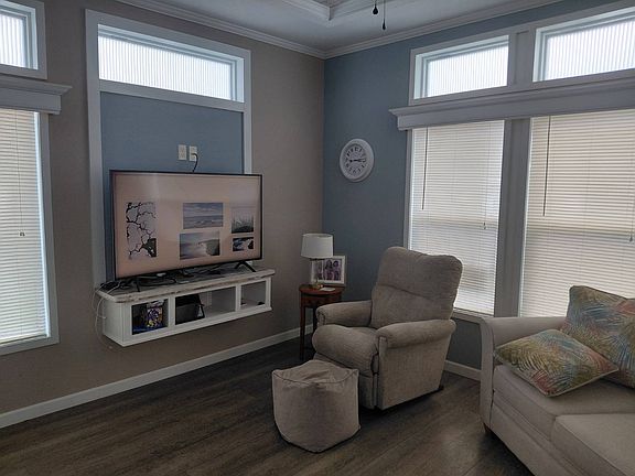 2nd image of 4546 Seashell Ct