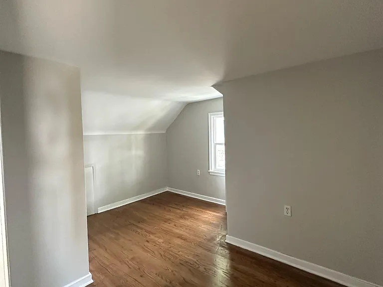 825 E Hampton Ave — Photo 6
