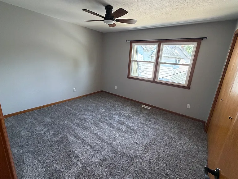 205 E Trevitt St — Photo 4