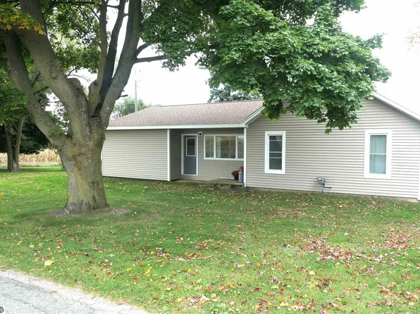 4900 E Kendaville Rd, Edmore, MI 48829