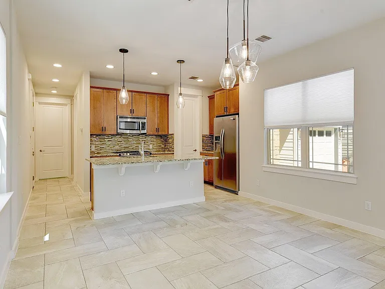 2204 Schriber St #B — Photo 9