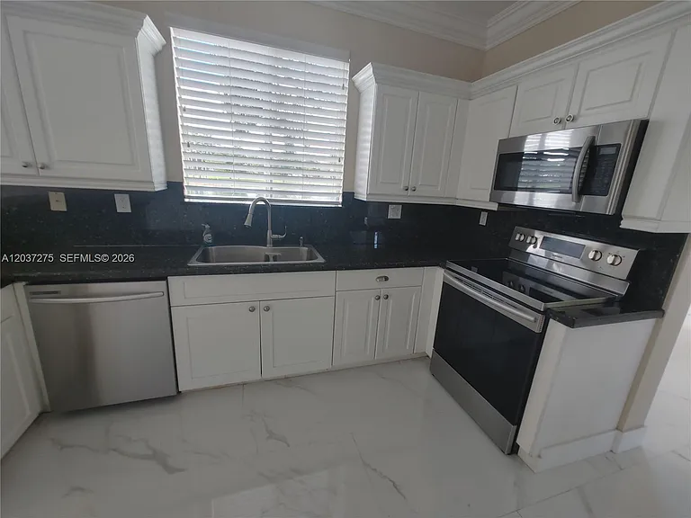 21872 SW 95th Pl — Photo 17