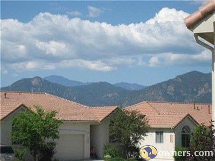 Pikes Peak Views & EZ TownHome Living
