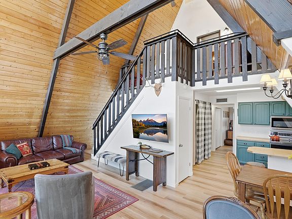 3rd image of 713 N Matterhorn Rd