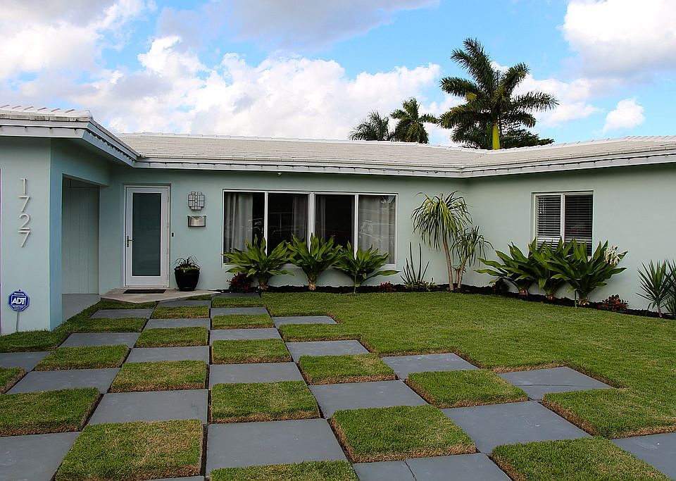 1st image of 1727 Poinsettia Dr