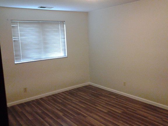 4th image of 7238 Creekview Dr APT 3