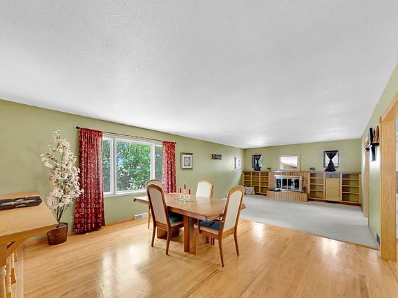 3rd image of 3902 Brookside Dr