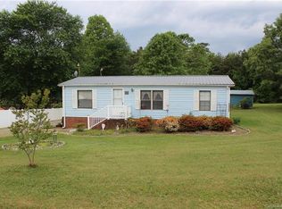 5661 Quailwood Dr, Hickory, NC 28601