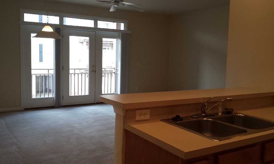 1st image of 655 Woodbrook Dr APT 404