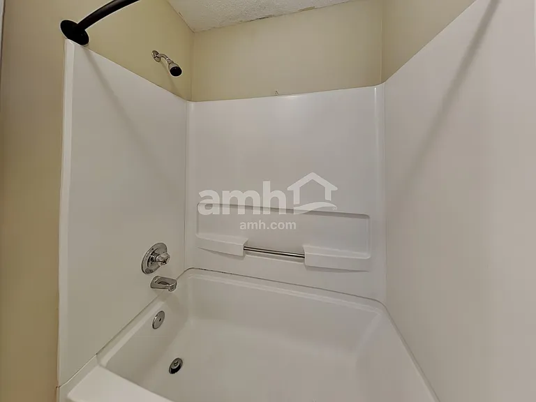 506 Westminster Dr — Photo 11