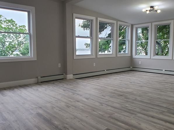 113 Maple Ave
