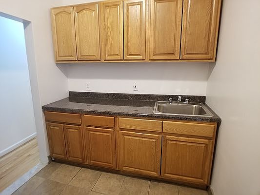 2nd image of 647 W 172nd St APT 22