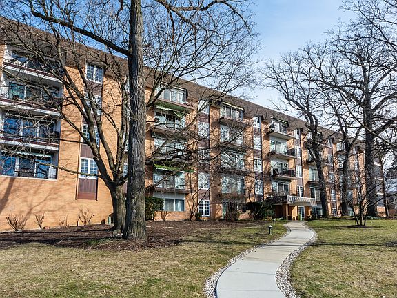3rd image of 441 N Park Blvd APT 2A