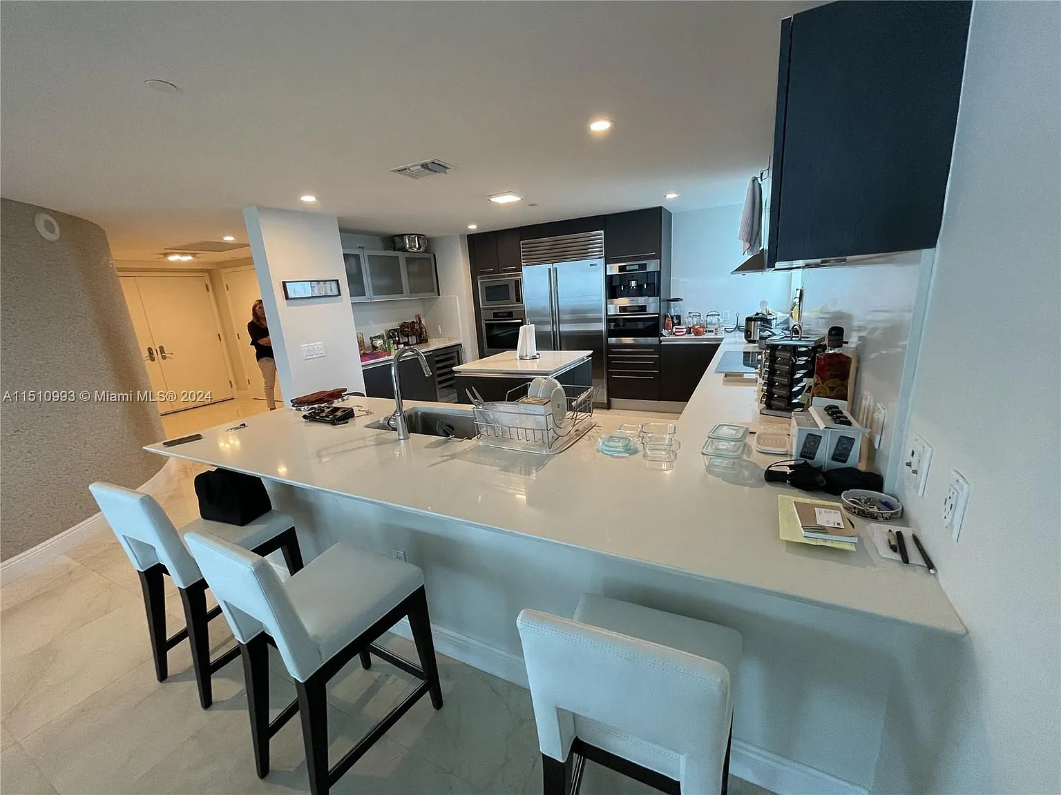 4 bed, 4.5 bath, 2394 sqft, $16,000 — Photo 3