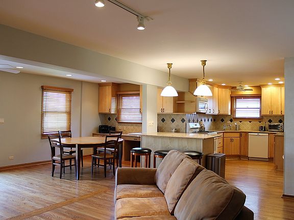 3rd image of 4955 Lichfield Dr