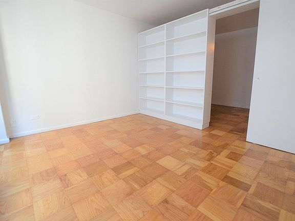 3rd image of 330 E 46th St APT 10O
