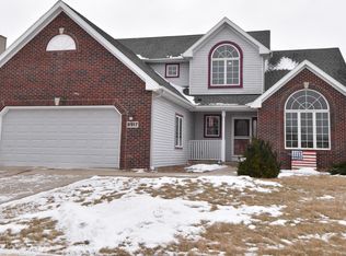 8917 Majestic Hills Dr, Sturtevant, WI 53177