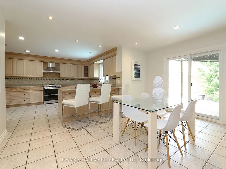 58 Pickett Cres — Photo 17