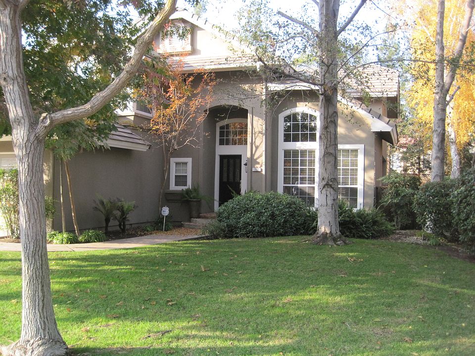 1st image of 792 E Newcastle Ln