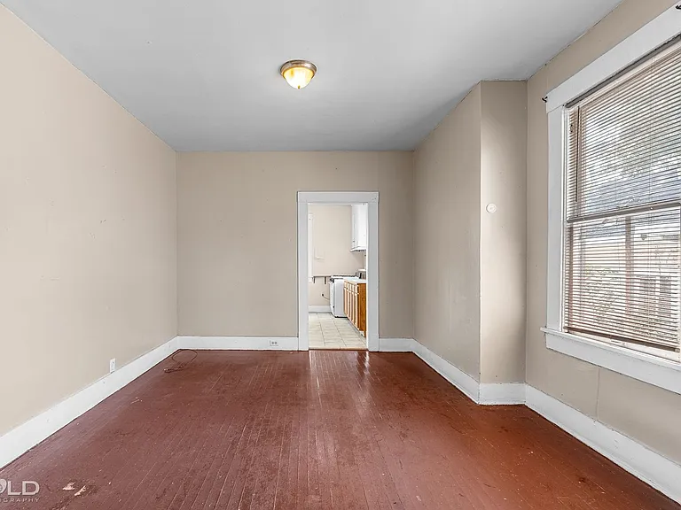 315 Robinson Pl — Photo 14