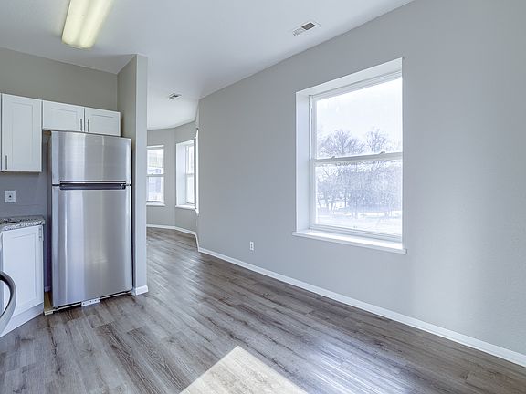 5th image of 210 S 24th St #11115552
