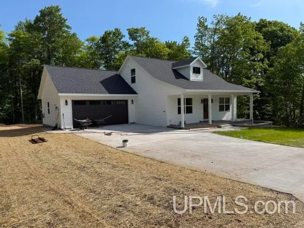 126 N Whealkate Dr, South Range, MI 49963