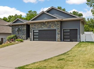 1973 Ollinger Dr, Coralville, IA 52241