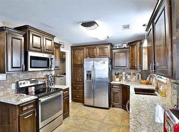 4th image of 1509 Hunters Glen Ln