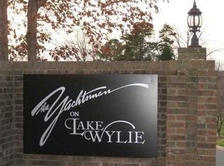 14009 Queens Harbor Rd, Charlotte, NC 28278