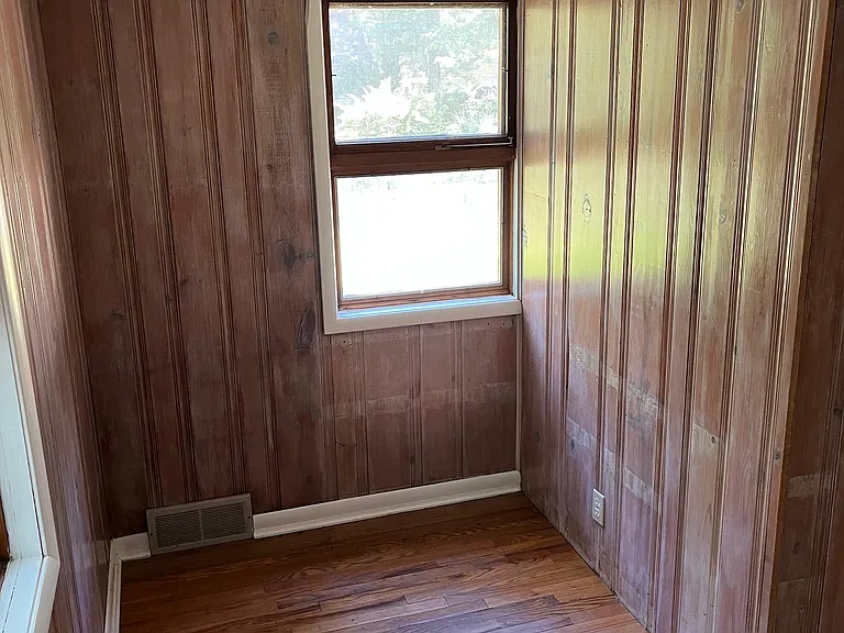 Small bedroom or office on the ground floor
