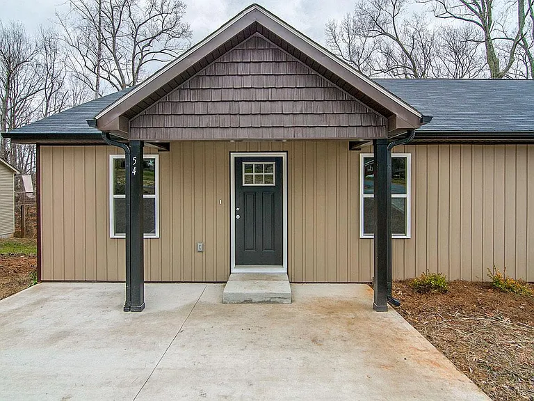 54 Creekside Ln — Photo 1