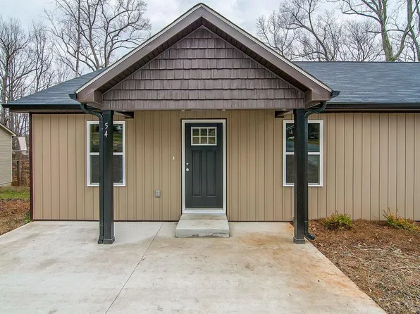 54 Creekside Ln, Boiling Springs, SC 29316