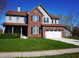 1498 Derbyshire Dr, Greenwood, IN