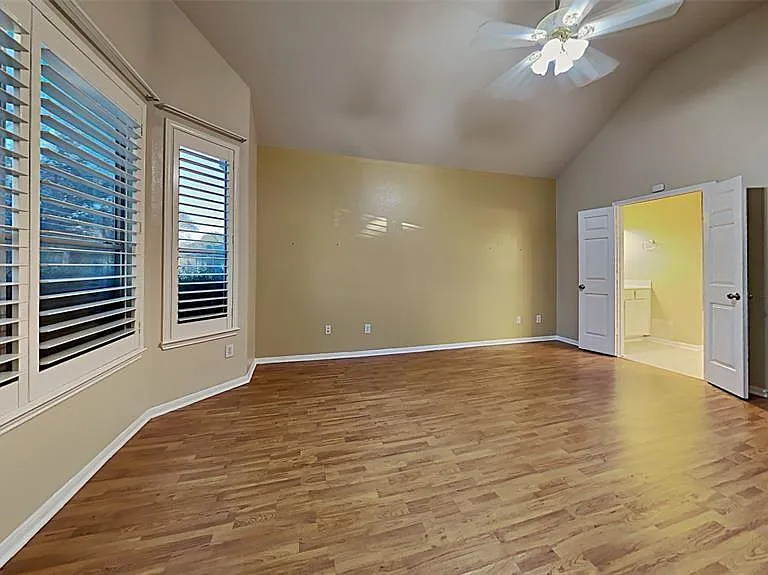 2114 Winding Hollow Dr — Photo 9