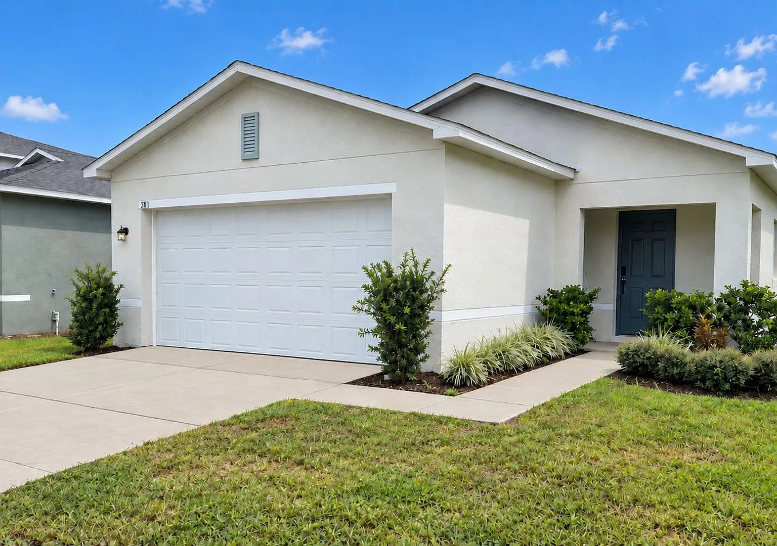 Modern 3-Bedroom Home in Bradbury Creek — Photo 1