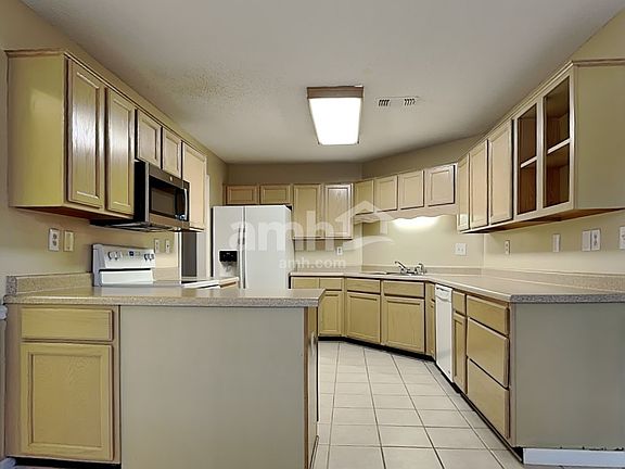 4th image of 6857 Briarfield Ln